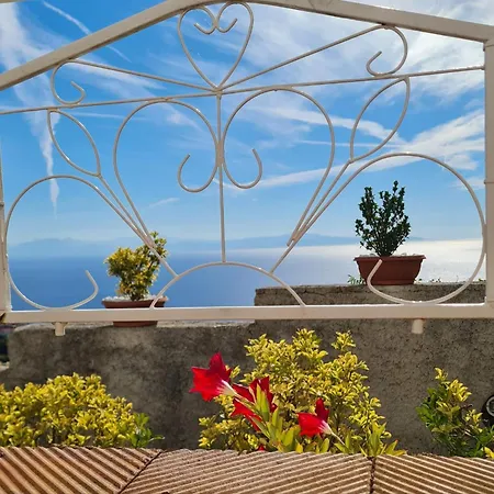 アパート Casa Enzo Con Vista Mare アマルフィ